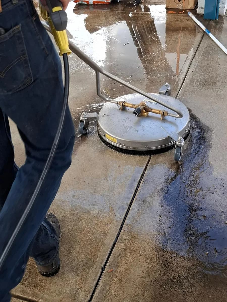 Driveway surface cleaning result